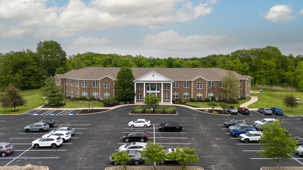 387 Golfview Ln, Highland Heights, OH à louer - Photo du bâtiment - Image 2 de 25