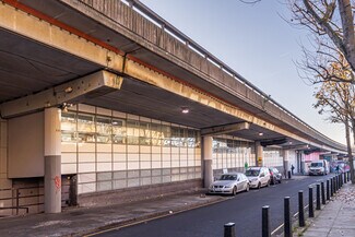 Plus de détails pour 10 Acklam Rd, Londres - Local d'activités à louer