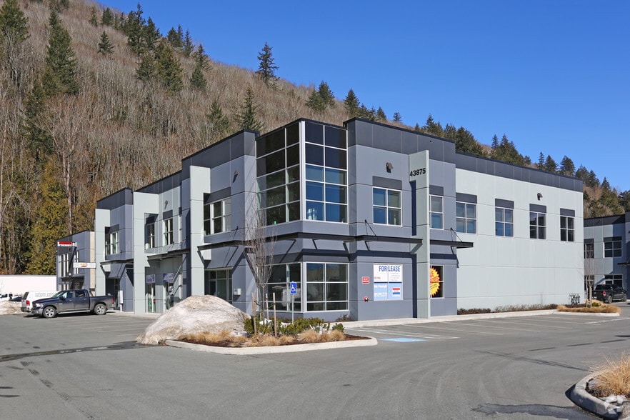 43875 Progress Way, Chilliwack, BC for sale - Primary Photo - Image 1 of 1