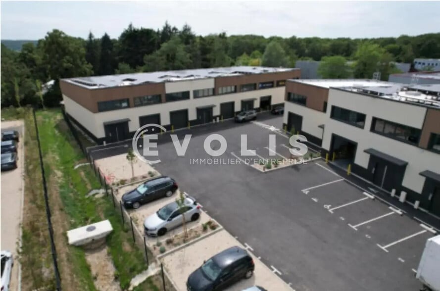 Flex in Marcoussis for lease - Aerial - Image 1 of 7