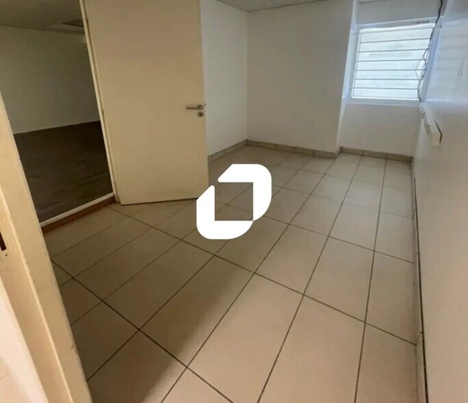 Bureau dans Grenoble à louer - Photo intérieure - Image 3 de 7