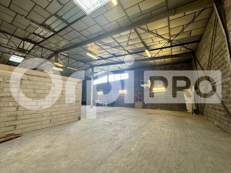 Flex dans Morangis à louer - Photo du bâtiment - Image 2 de 10