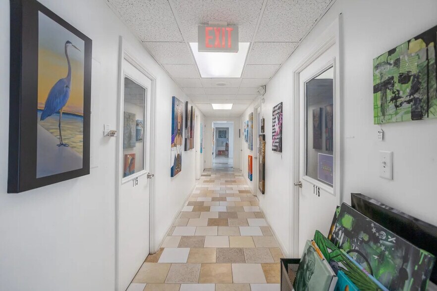 400 23rd St S, Saint Petersburg, FL à louer - Photo du bâtiment - Image 2 de 15