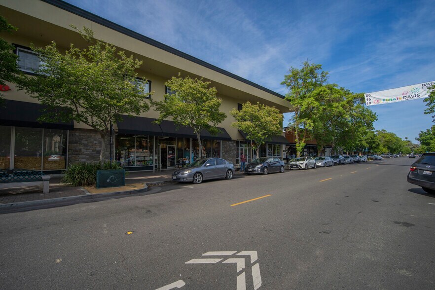 603 2nd St, Davis, CA à louer - Photo principale - Image 1 de 5