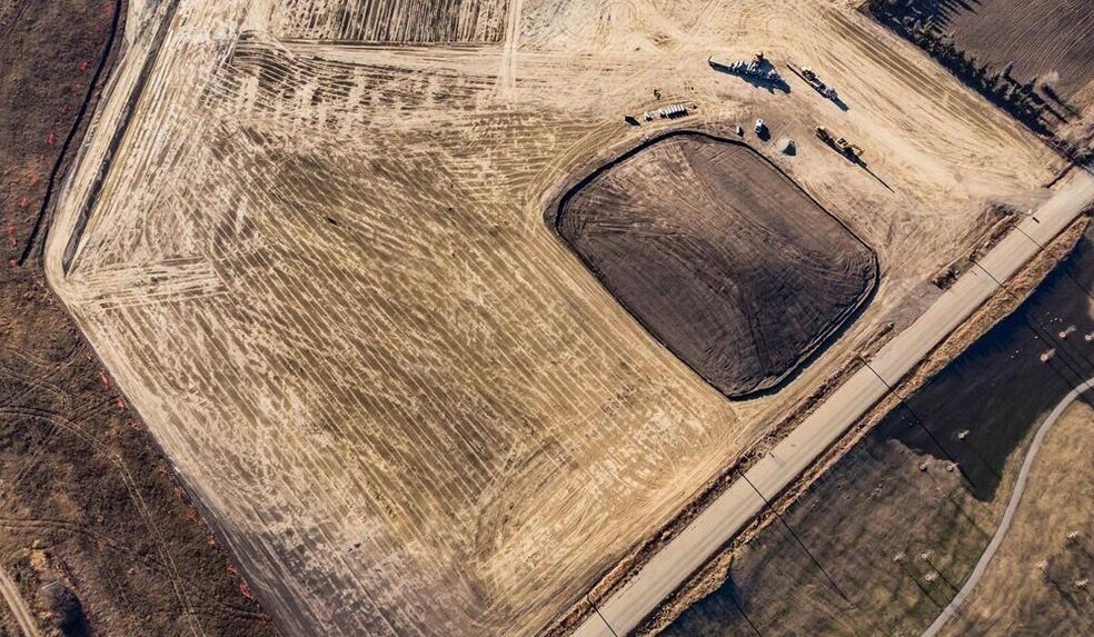 18403 137 Av NW, Edmonton, AB à vendre - Aérien - Image 2 de 5