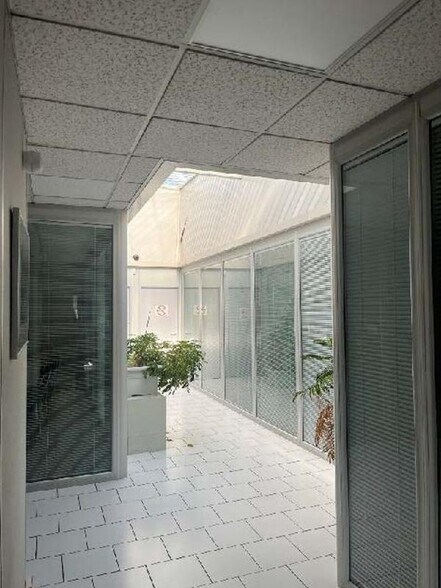 16 Rue De La Grande Borne, Le Mesnil-Amelot à louer - Hall d’entrée - Image 2 de 3