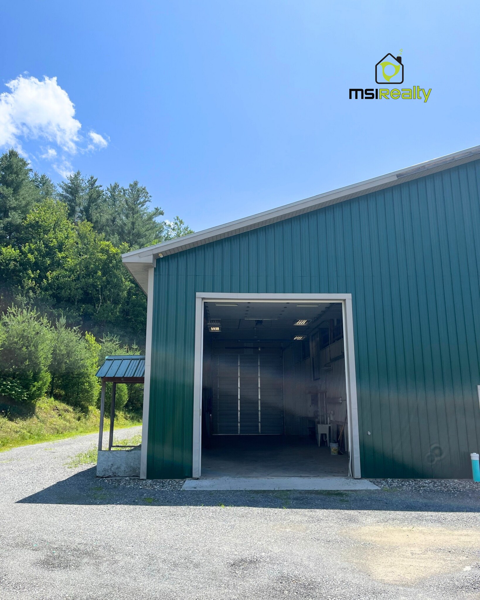 52 Vfw Dr, Hyde Park, VT à louer Photo du bâtiment- Image 1 de 12