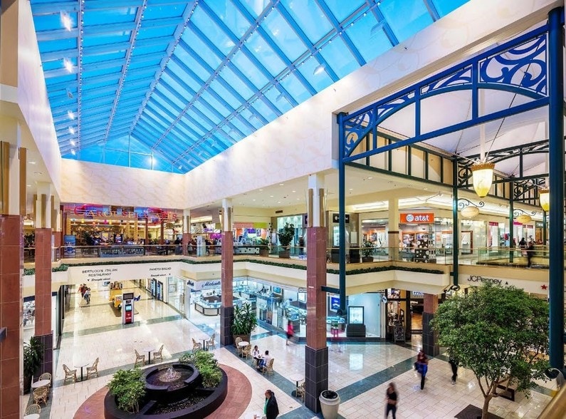 194 Buckland Hills Dr, Manchester, CT for lease - Interior Photo - Image 2 of 7