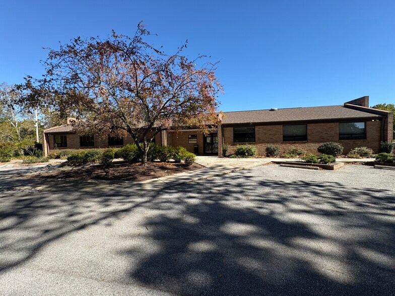 810 Downingtown Pike, West Chester, PA à vendre - Photo du bâtiment - Image 2 de 10