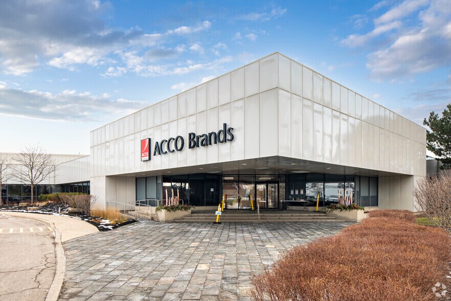 7381 Bramalea Rd, Mississauga, ON à louer - Photo du bâtiment - Image 1 de 5