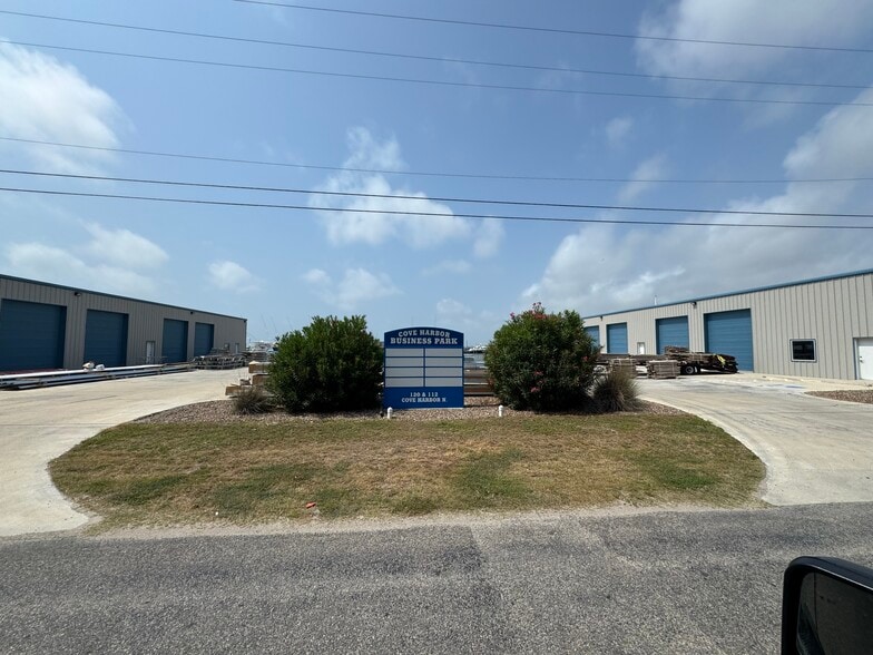 112-120 Cove Harbor North, Rockport, TX for lease - Primary Photo - Image 1 of 15