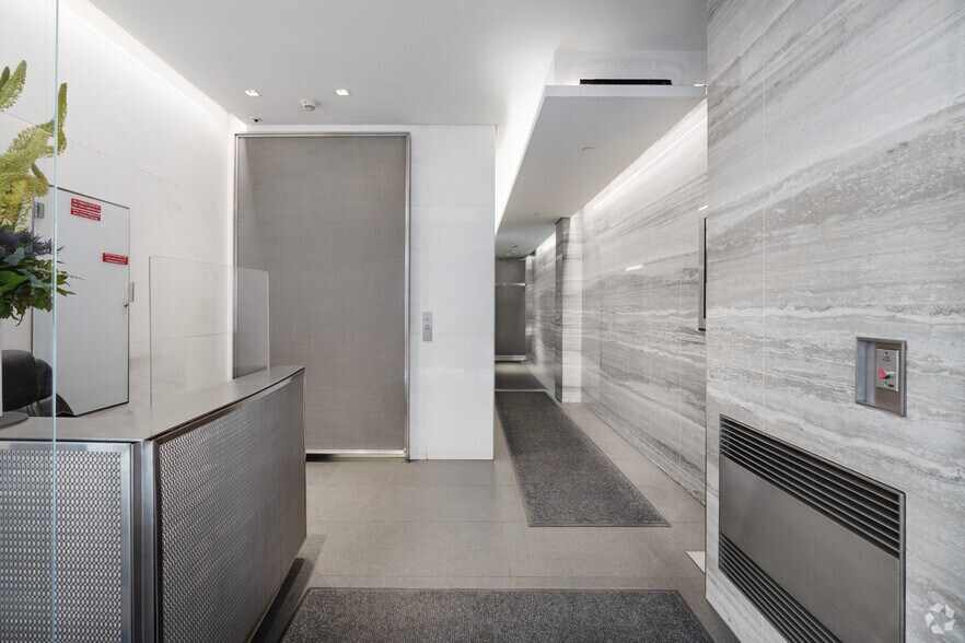 10 E 38th St, New York, NY à louer - Hall d’entrée - Image 3 de 17