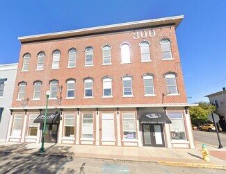 Plus de détails pour 300 Spring St, Jeffersonville, IN - Commerce de détail à vendre