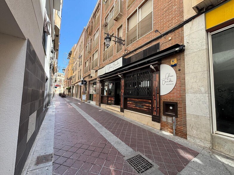 Commerce de détail dans Elche à louer - Photo du bâtiment - Image 2 de 8