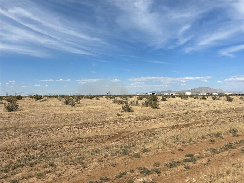 Cassia St, Adelanto, CA à vendre - Photo du bâtiment - Image 3 de 3