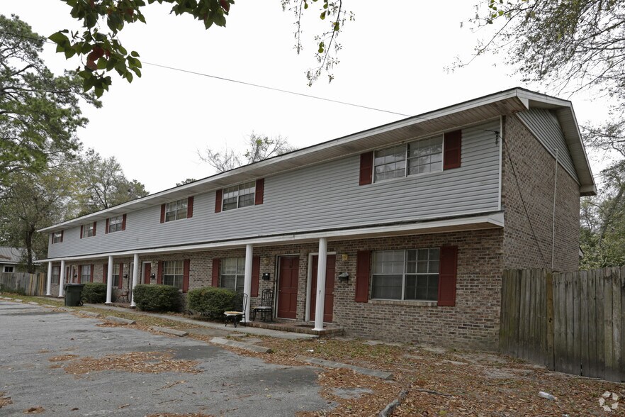 706 St Marys Dr, Waycross, GA à vendre - Photo du bâtiment - Image 3 de 8