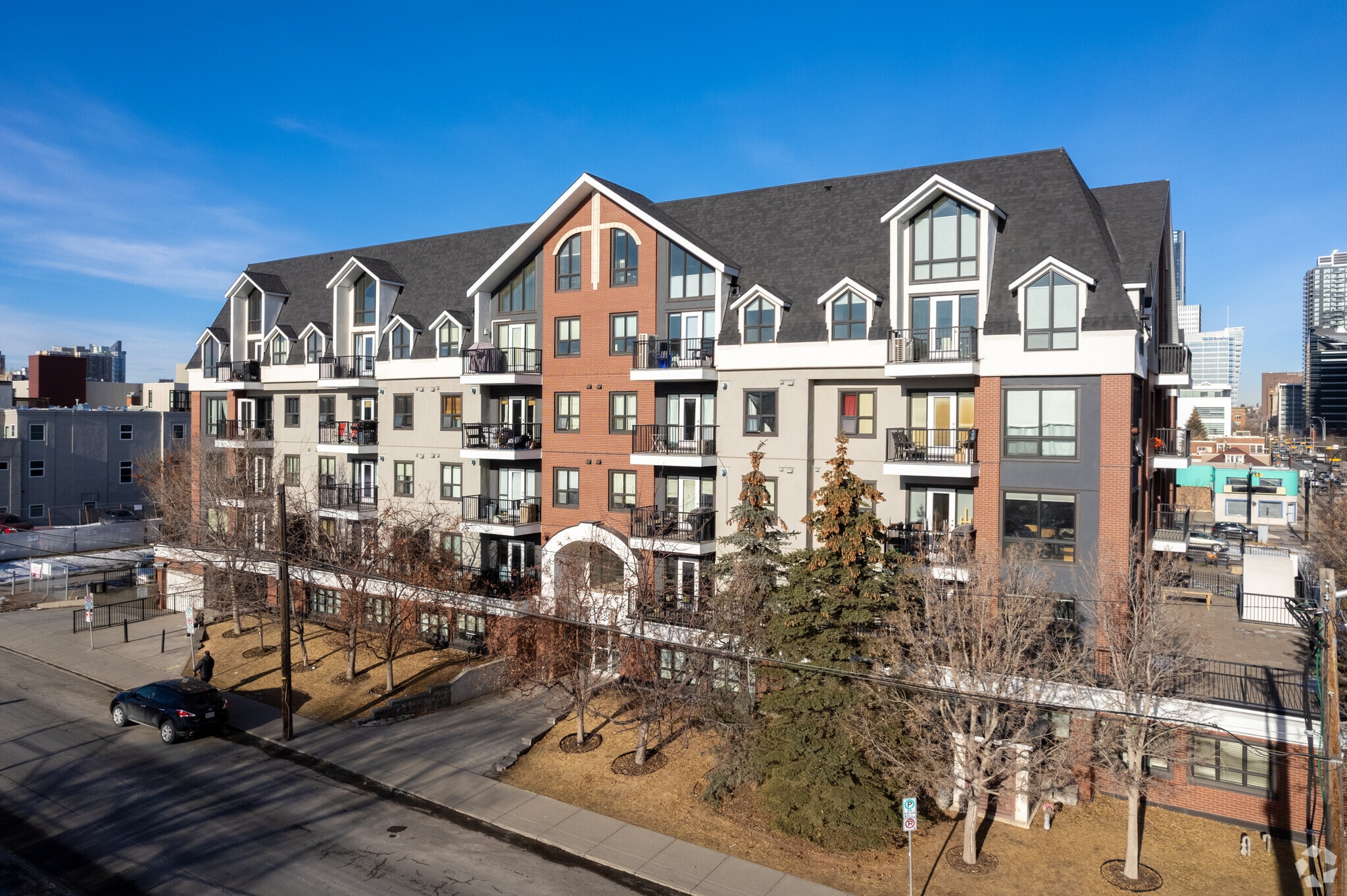 104 - 138 Se, Calgary, Ab Av, Calgary, AB à vendre Photo du bâtiment- Image 1 de 27