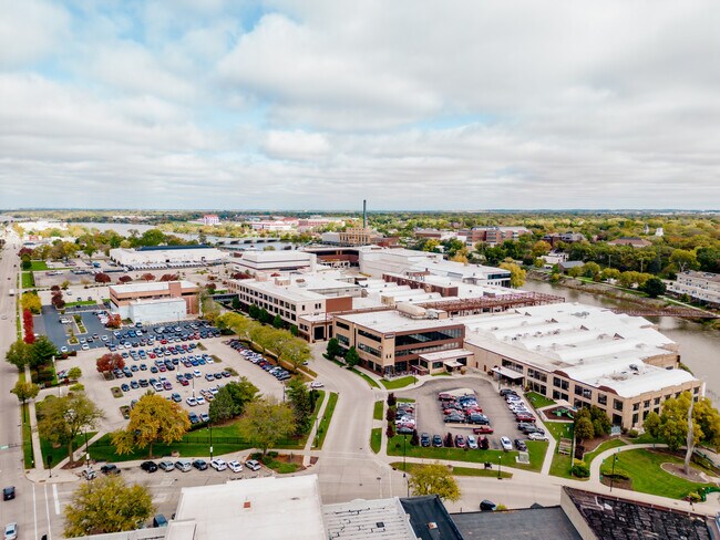 More details for 525-705 3rd St, Beloit, WI - Office for Lease