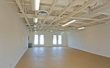 1940 E Camelback Rd, Phoenix, AZ for lease Interior Photo- Image 2 of 3