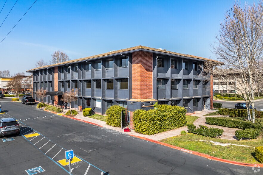 2 Scripps Dr, Sacramento, CA for lease - Primary Photo - Image 1 of 16
