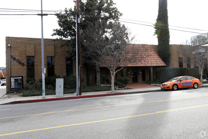 18730 Oxnard St, Tarzana, CA for sale - Building Photo - Image 1 of 1