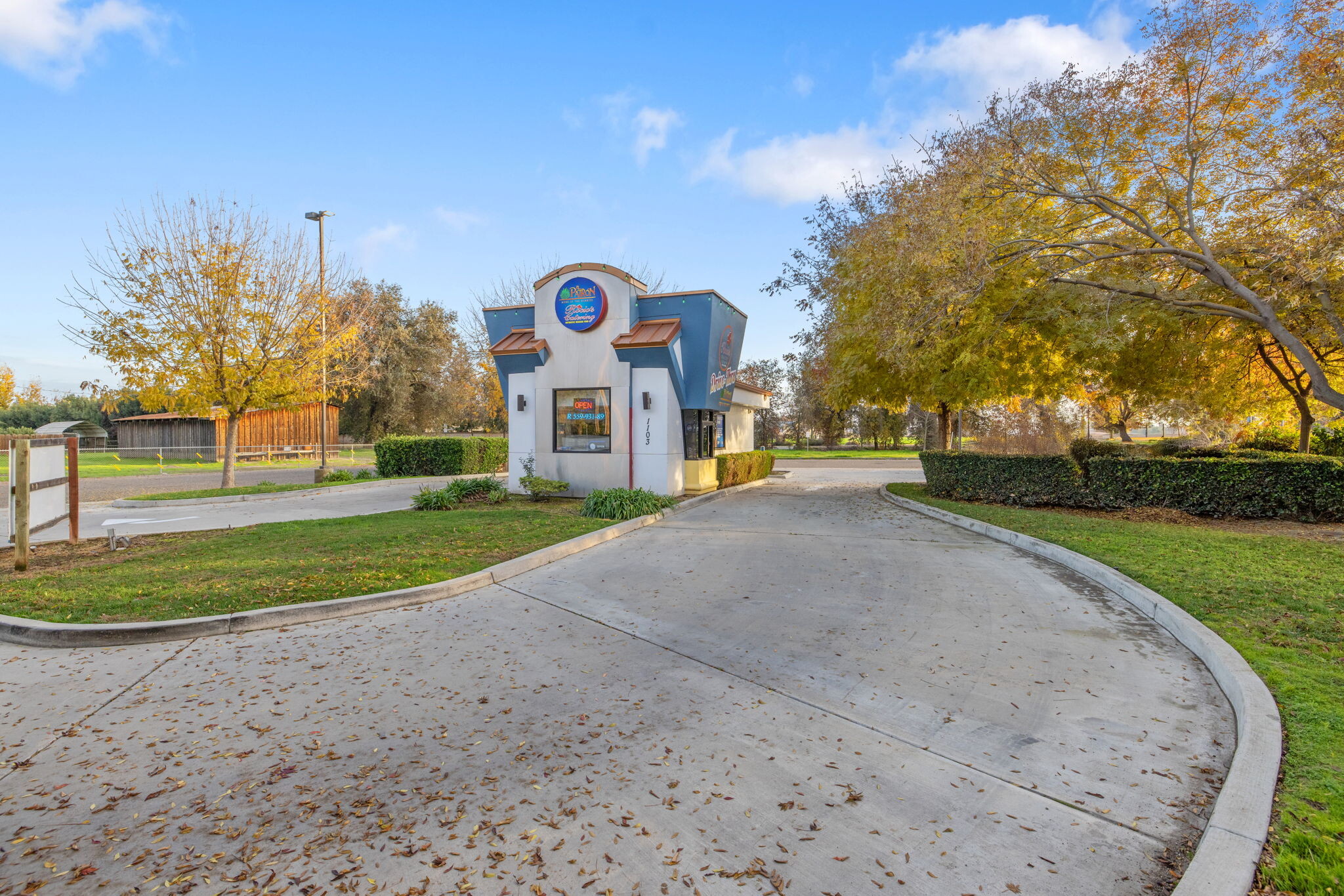 1103 W Caldwell Ave, Visalia, CA à vendre Photo principale- Image 1 de 21