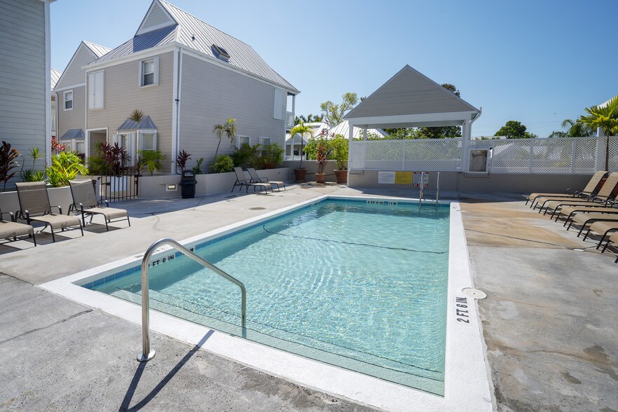 1075 Duval St, Key West, FL à vendre - Photo du bâtiment - Image 2 de 41