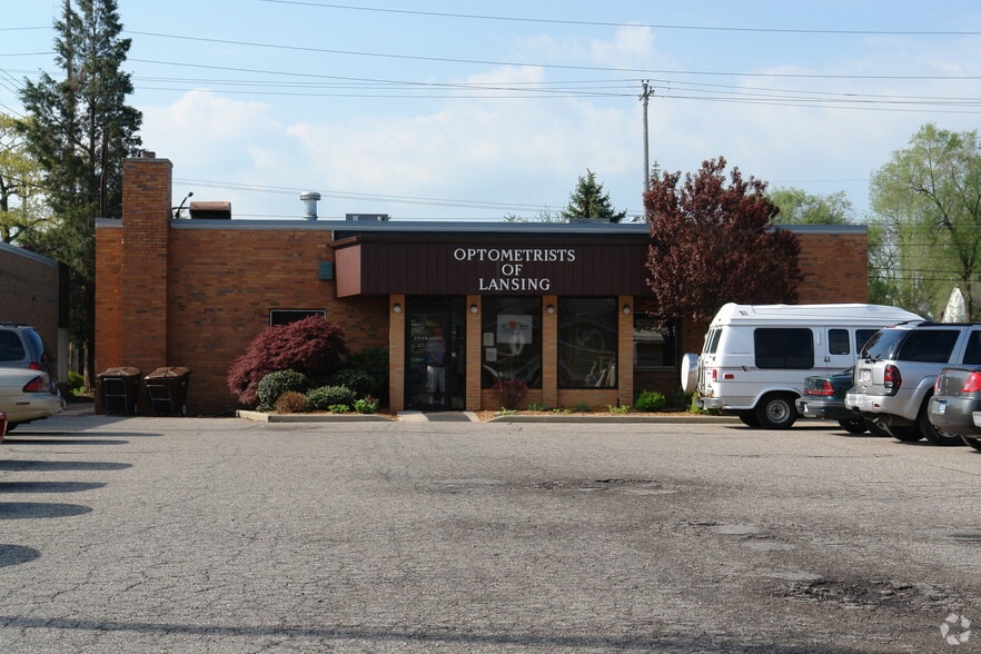 2117 E Grand River Ave, Lansing, MI for sale - Building Photo - Image 3 of 3
