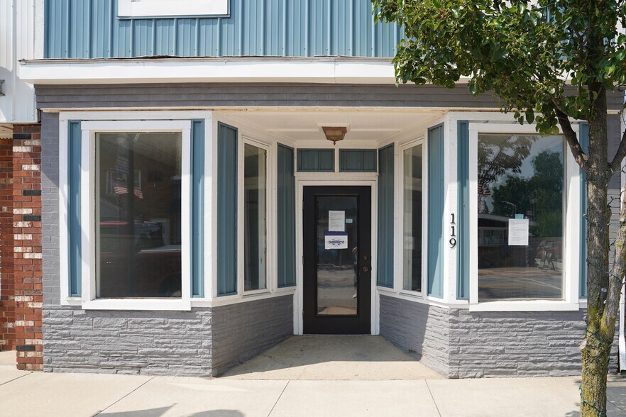 119 E Toledo St, Fremont, IN à vendre - Photo du bâtiment - Image 2 de 7