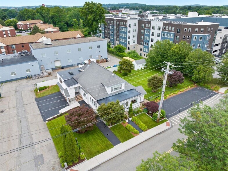 34 Wellman St, Lowell, MA à louer - Photo du bâtiment - Image 3 de 4