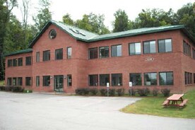 380 Hurricane Ln, Williston, VT à louer - Photo du bâtiment - Image 2 de 7