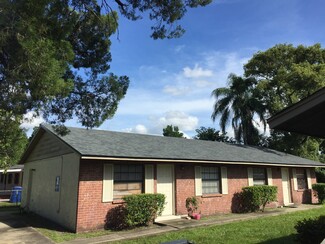 Plus de détails pour 911 E 108th Ave, Tampa, FL - Multi-résidentiel à vendre