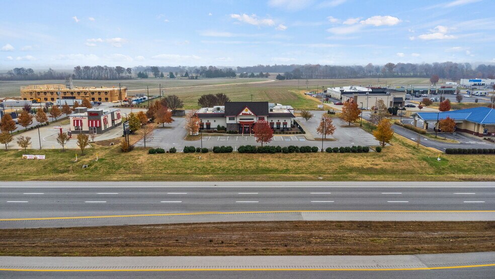209 Claire Ave, Oak Grove, KY à vendre - Photo du bâtiment - Image 2 de 26