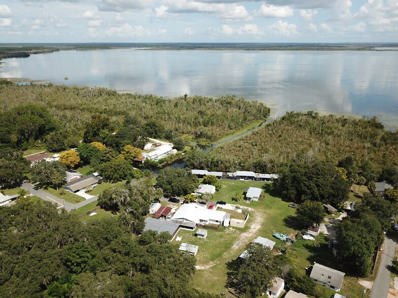 6808 Lake Griffin Rd, Lady Lake, FL à vendre - Photo principale - Image 1 de 1