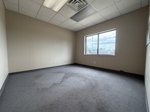 4524 Industrial Ave, Springfield, IL for lease Interior Photo- Image 2 of 23