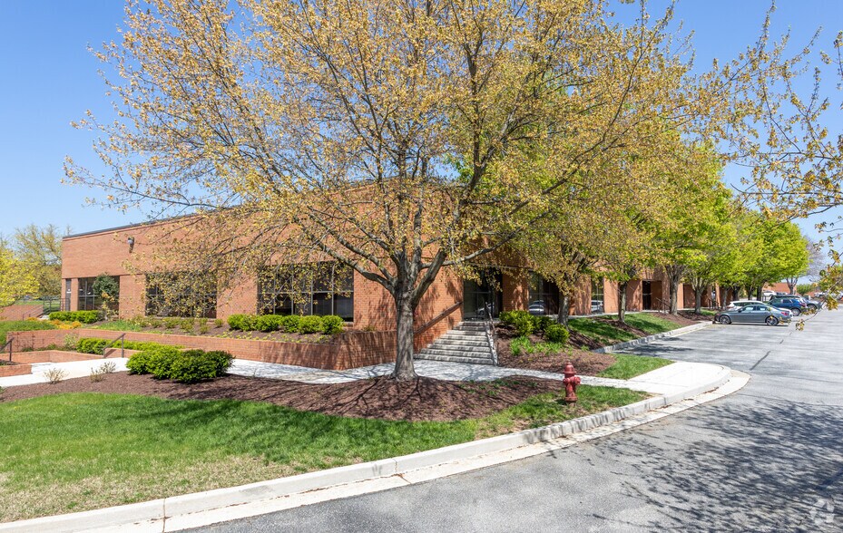 150-164 Lakefront Dr, Cockeysville, MD à louer - Photo du bâtiment - Image 2 de 7