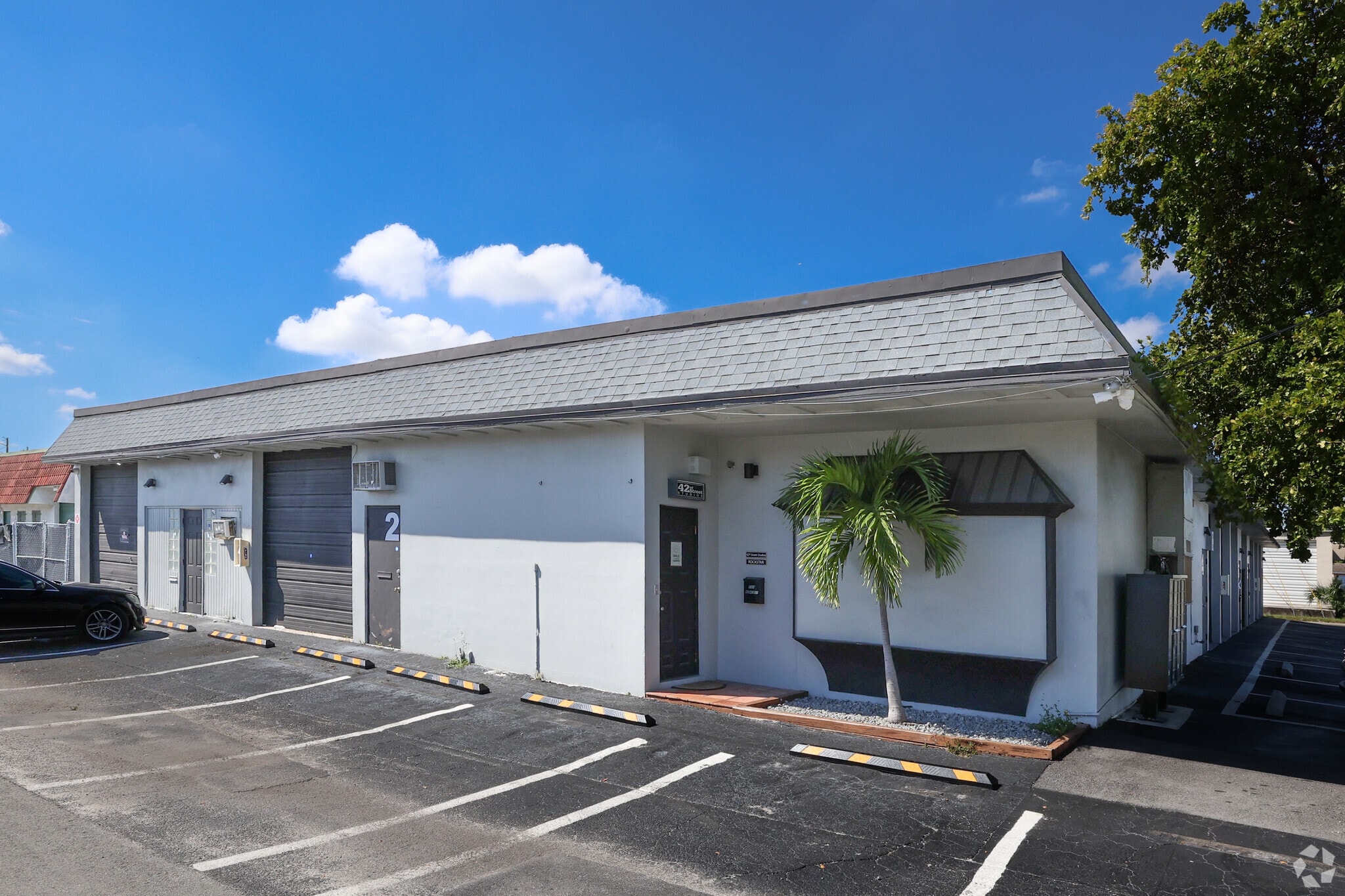 548 NE 42nd St, Oakland Park, FL à louer Photo principale- Image 1 de 4