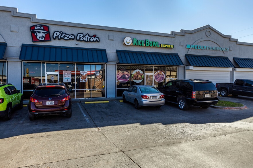5626 Maple Ave, Dallas, TX for lease - Building Photo - Image 3 of 11