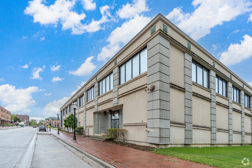 14-22 N Center St, Bensenville, IL à vendre - Photo du bâtiment - Image 3 de 5