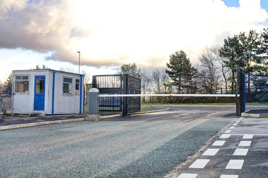 Cowm Top Ln, Rochdale à louer - Photo du bâtiment - Image 3 de 13