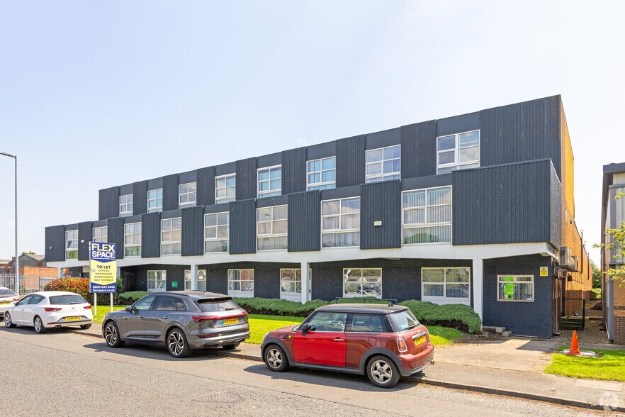 Monckton Rd, Wakefield à louer - Photo du bâtiment - Image 3 de 3