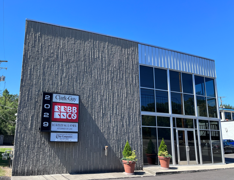 2029 Riverside Dr, Columbus, OH for lease - Building Photo - Image 1 of 2