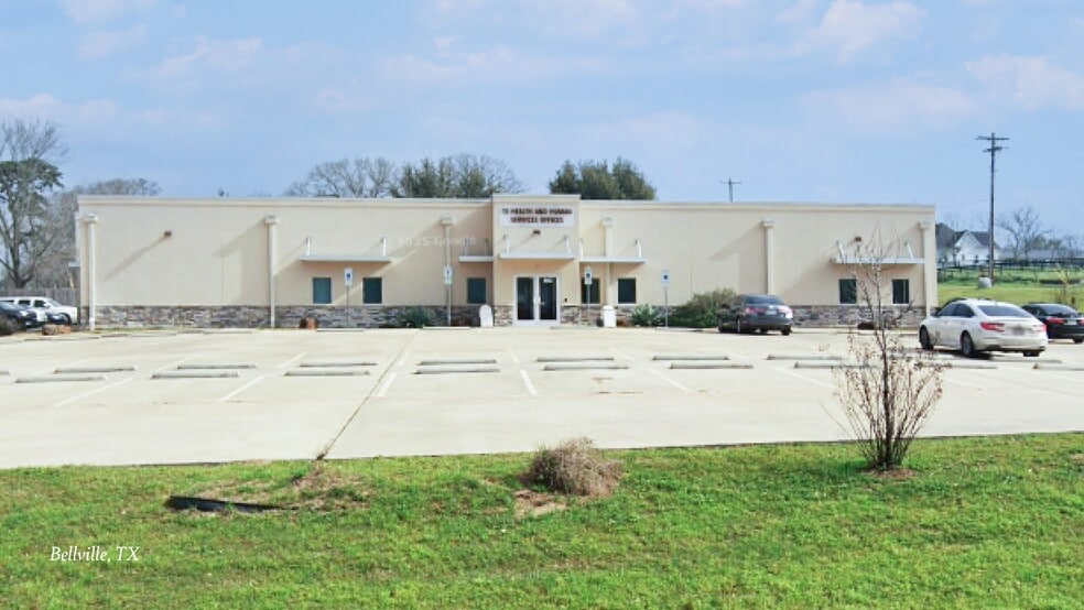 602 E Hacienda St, Bellville, TX à vendre - Photo principale - Image 1 de 1