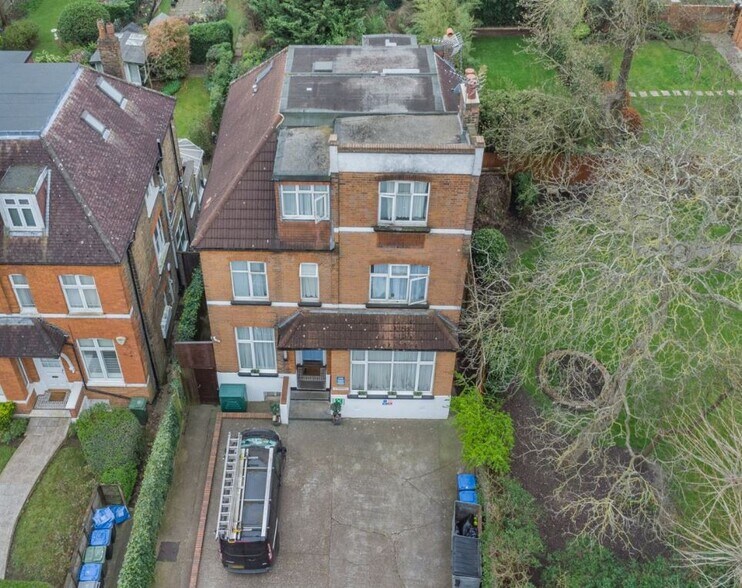 30 Chatsworth Rd, Londres à vendre - Photo du bâtiment - Image 2 de 12