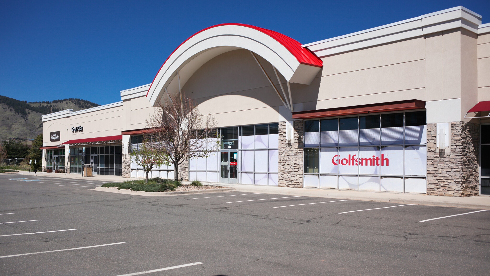 Interplaza West Portfolio of 2 Buildings portfolio of 2 properties for sale on LoopNet.ca Primary Photo- Image 1 of 9