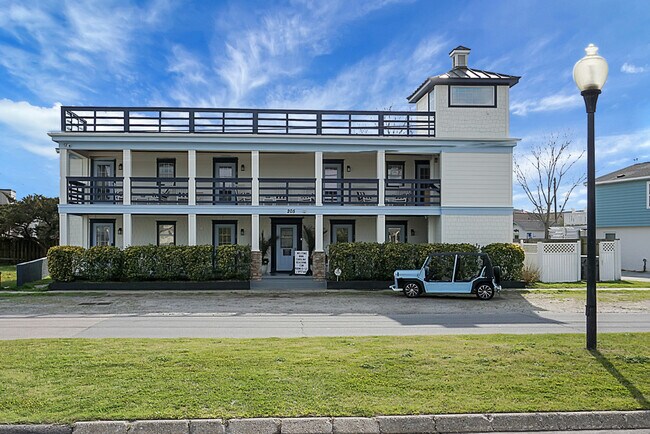 More details for 205 Harper Ave, Carolina Beach, NC - Hospitality for Sale