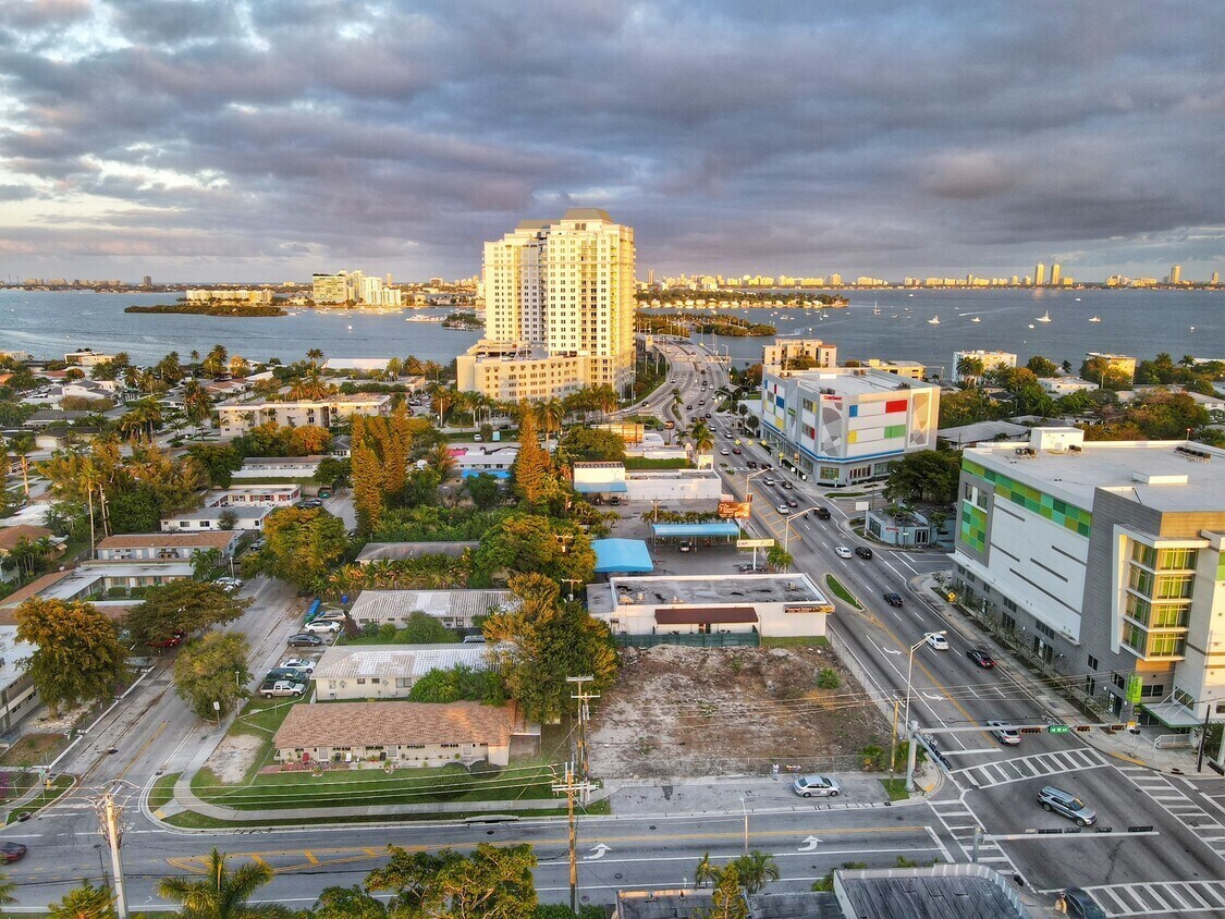 1001-1067 NE 79th St, Miami, FL à vendre Photo du bâtiment- Image 1 de 3