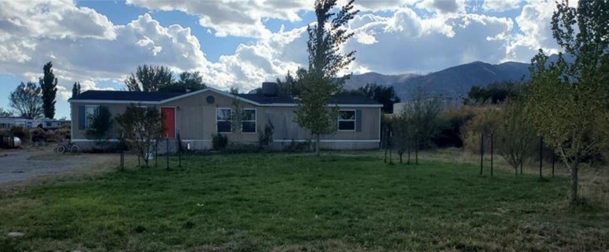 416 Jefferson Dr, Round Mountain, NV for sale Primary Photo- Image 1 of 2