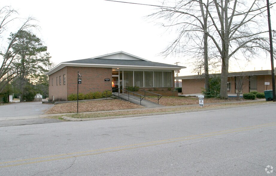 Mixed Asset Portfolio portefeuille de 9 propriétés à vendre sur LoopNet.ca - Photo principale - Image 2 de 2