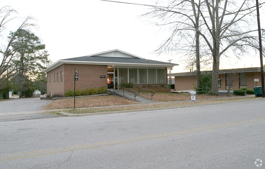 Mixed Asset Portfolio portfolio of 9 properties for sale on LoopNet.ca - Primary Photo - Image 2 of 2